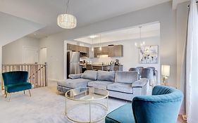 Luxury Living At The Falls - 4 Bed House